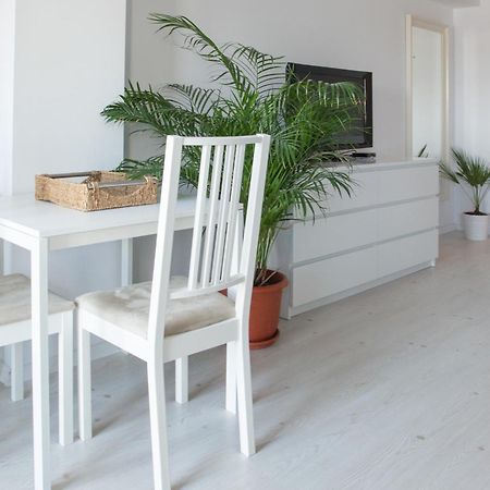 Airport Residence - 5 Mins From Airport Otopeni Exterior foto