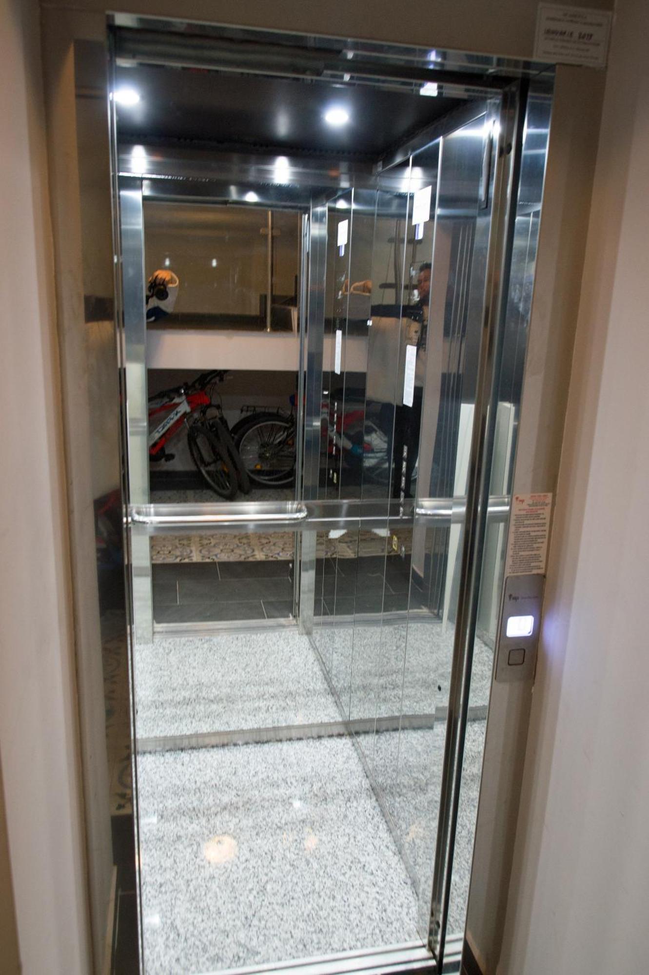 Airport Residence - 5 Mins From Airport Otopeni Exterior foto